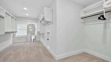 House, Multiple Beds, Patio, Garden View (Buford Beauty) | Interior