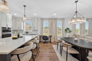 Ferienhaus, Mehrere Betten, Terrasse, Gartenblick (Buford Beauty) | Speisen