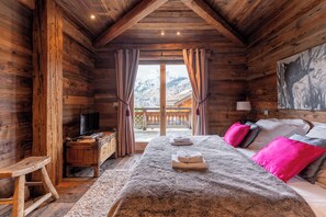 5 chambres, fer et planche à repasser, Wi-Fi, draps fournis