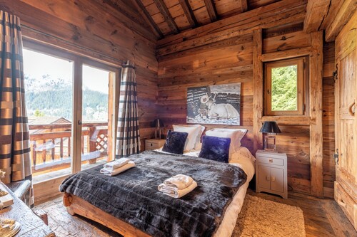 CHALET DRUCHKA MAGNIFICENT AT MERIBEL AT THE HEDGE OF THE FOREST NO OVERLOOKED