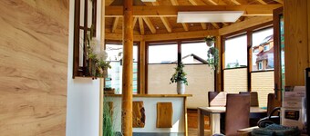 Bright, lovingly decorated vacation apartment on the outskirts of the village. Pet friendly!