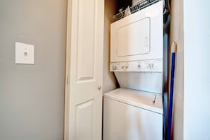 Condo, Multiple Beds, Balcony, Ocean View (Beach, Please!) | Laundry