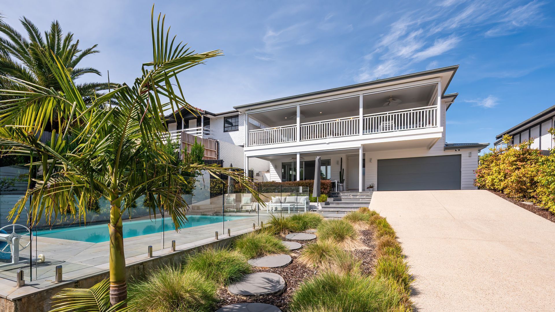 المنشأة من الخارج