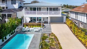 A heated pool - Ocean Pearl | Oceanview Luxe Escape with Pool (Rye)