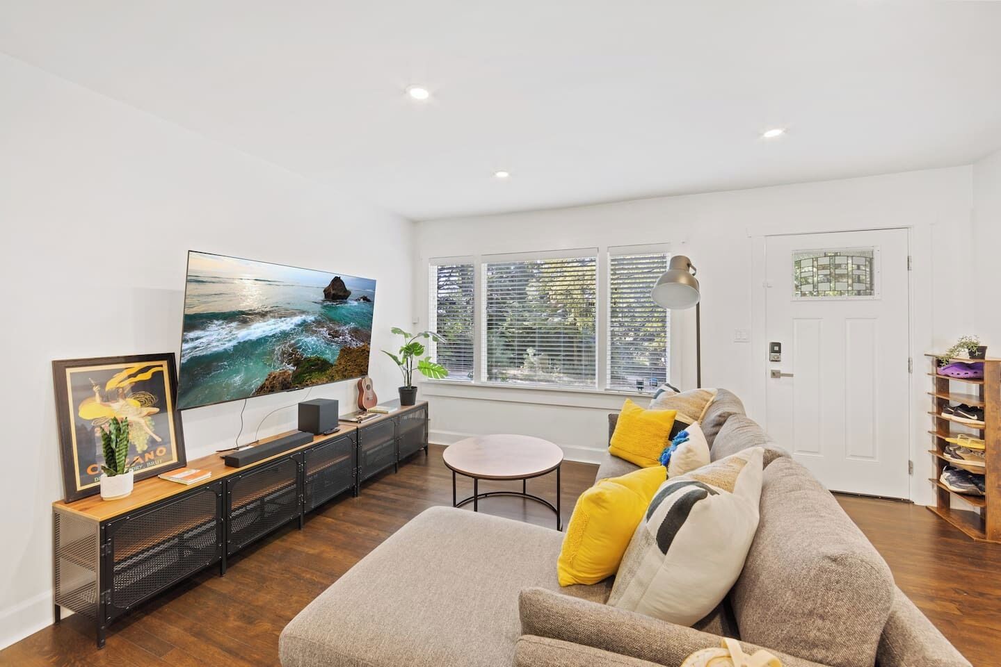 Smart TV, books, computer monitors