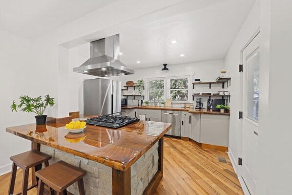 Fridge, microwave, oven, stovetop