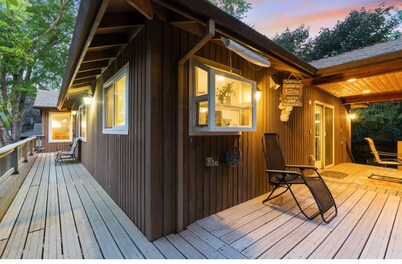 4-bedroom house in serene Hillsboro with entertainment room, AC