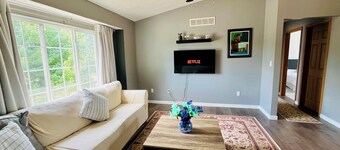 Cozy & clean 4BD house in Grand Rapids