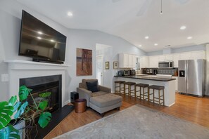 Mikrowelle, Ofen, Herdplatte, Geschirrspüler