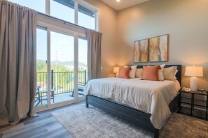 3 habitaciones, tabla de planchar con plancha, wifi y ropa de cama