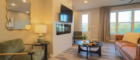 TV, fireplace