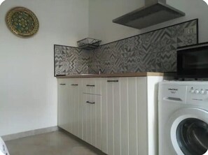 Microwave, stovetop