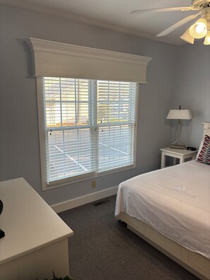 2 dormitoris, planxa i posts de planxar, wifi i roba de llit