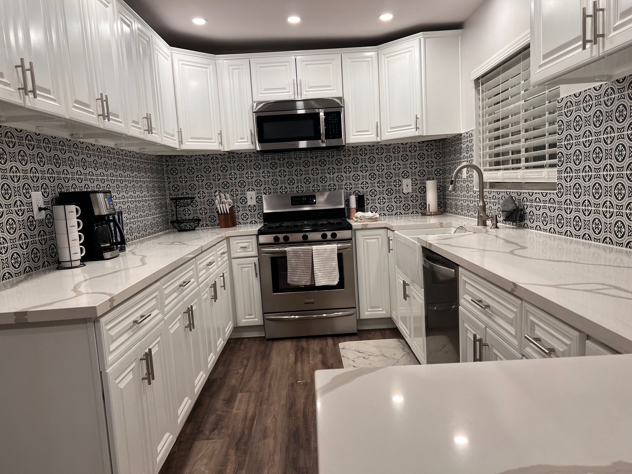 Mikrobølgeovn, ovn, kogeplade, opvaskemaskine