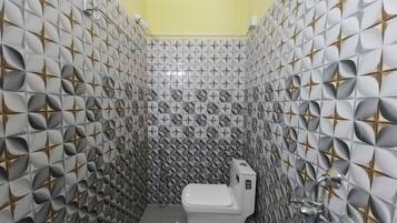 Family Room With Mountain View | Bathroom