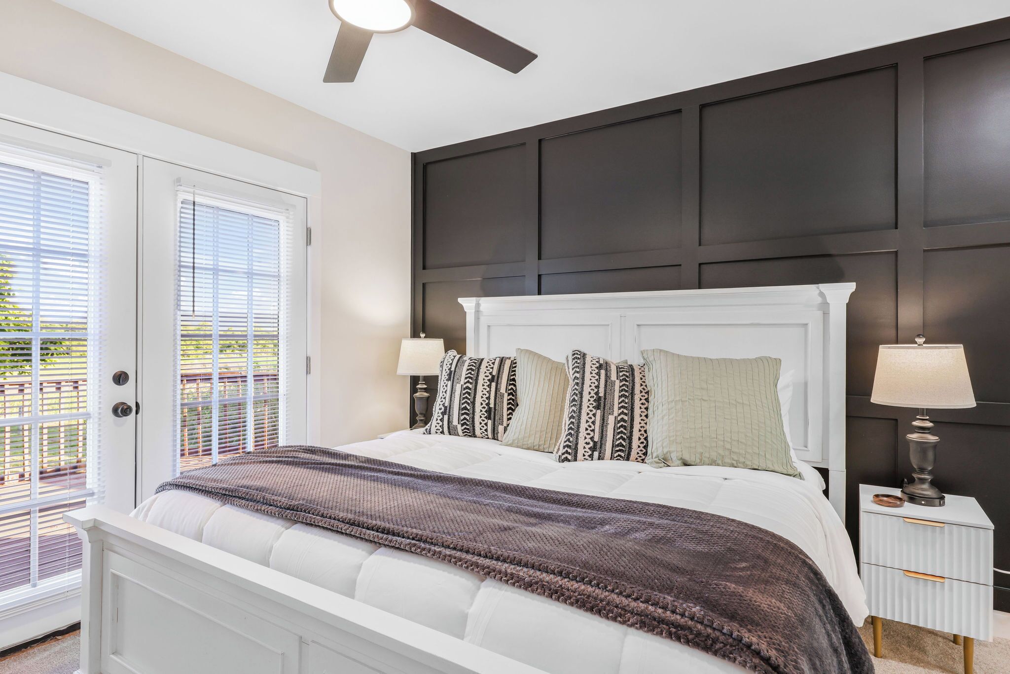 4 多间卧室、办公桌、熨斗/熨衣板、旅行婴儿床