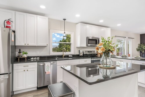 Sauna, theatre, game room, gym, EV charger hot tub, firepit ,baby accommodations