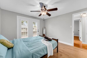 7 bedrooms, desk, iron/ironing board, WiFi