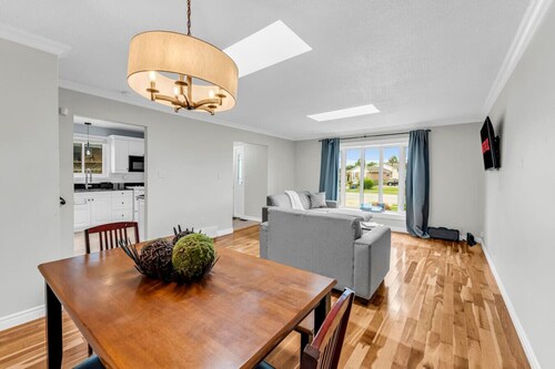 Beautiful Home by Falls with Air Hockey | Games