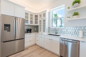 ハウス ベッド (複数台) (Sun Kissed Villa) | 専用キッチン