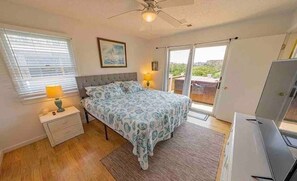 7 bedrooms, iron/ironing board, WiFi, bed sheets