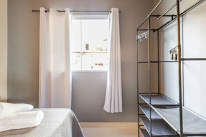 Villa | Verduisterende gordijnen, een strijkplank/strijkijzer, gratis wifi