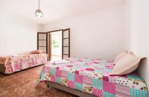 5 slaapkamers, een strijkplank/strijkijzer, gratis wifi, beddengoed