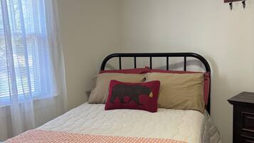 2 bedrooms, WiFi, bed sheets
