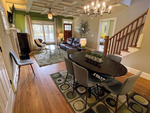 Dining - 5 BR/3 BA for MidTerm or Long Term! InLaw Suite! Privacy fence! Jet Tub! Garage! (Decatur)