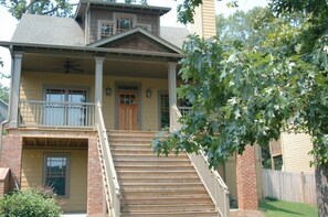 Exterior - 5 BR/3 BA for MidTerm or Long Term! InLaw Suite! Privacy fence! Jet Tub! Garage! (Decatur)