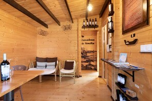 Interior - Cabin 'Casa Em Madeira Com Jardim Privado' with Private Terrace, Private Garden and Wi-Fi (Peniche)