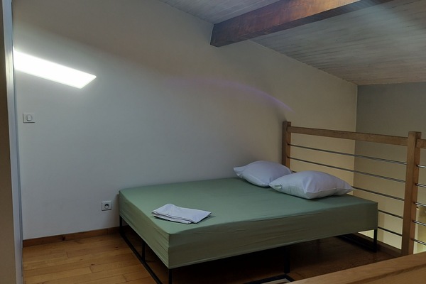 2 bedrooms, bed sheets