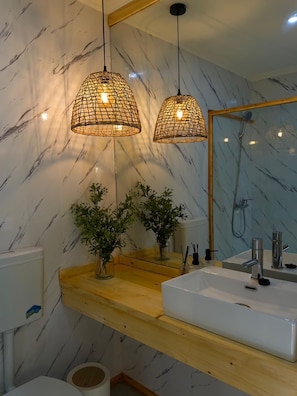 Comfort Double Room, Pool View | Bathroom | Shower, towels, shampoo, toilet paper