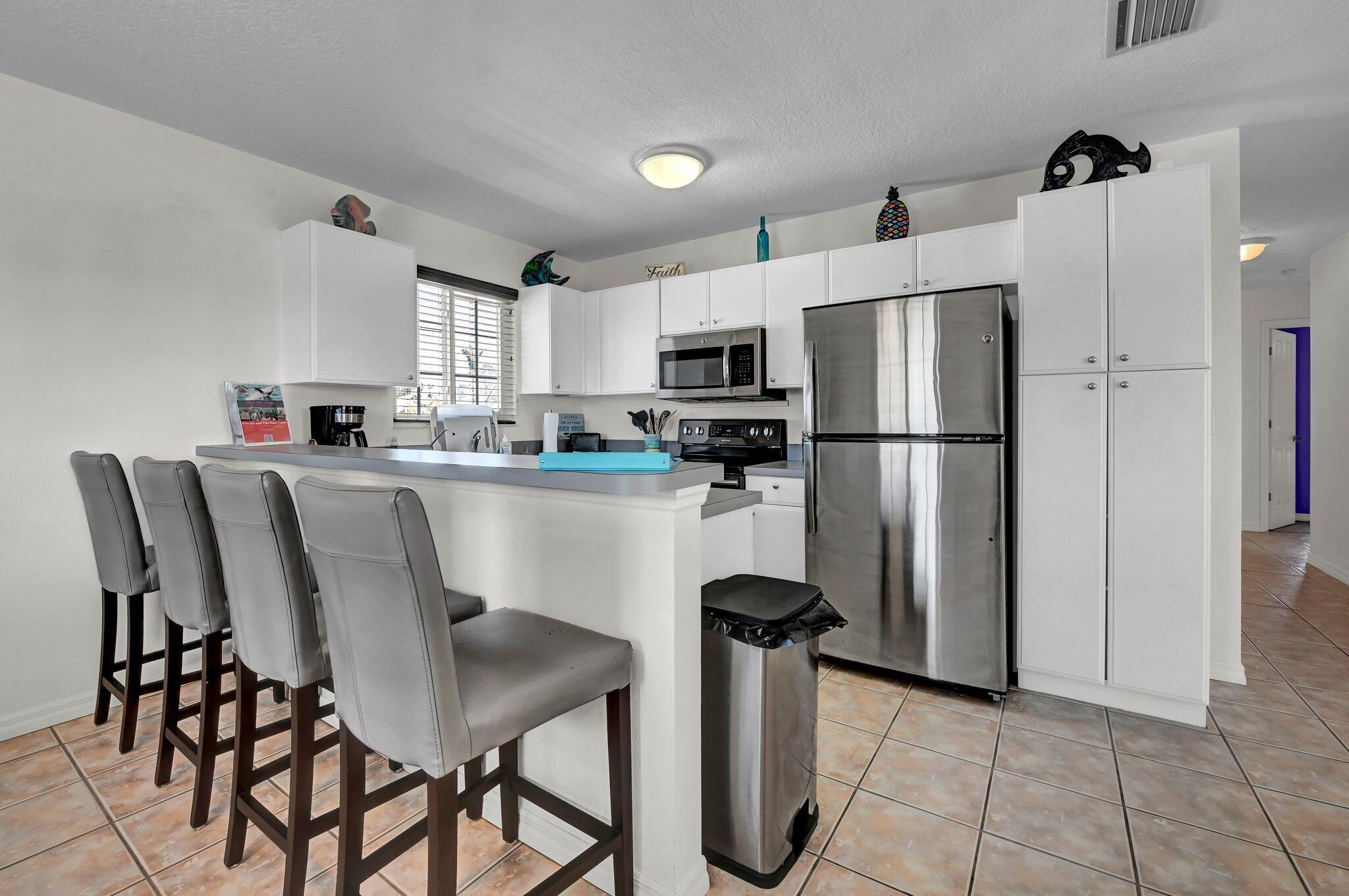 Mikroaaltouuni, uuni, liesi, astianpesukone