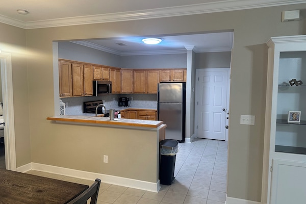 Mikrowelle, Ofen, Herdplatte, Geschirrspüler