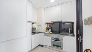 Macchina per tè/caffè, frigorifero, microonde, forno