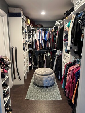 Interior - Chic 4-bedroom house with all the amenities you could need! (Broomall)