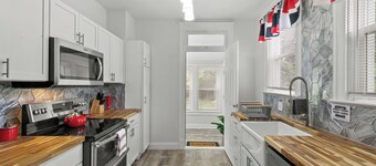 Spacious Cottage near Airport, Hospitals, & HWYs