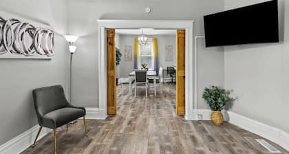 Spacious Cottage near Airport, Hospitals, & HWYs