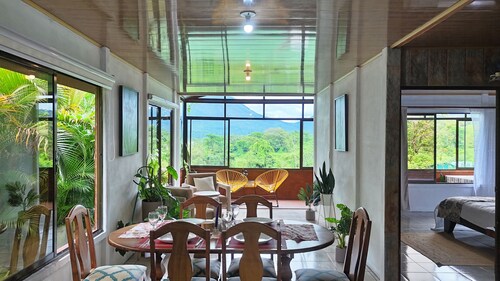 Oasis House with Soaking tub - Volcano & Lake views