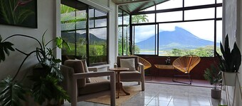Oasis House with Soaking tub - Volcano & Lake views