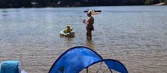Charming 2-bedroom on Serene Lake Cabin in Greig
