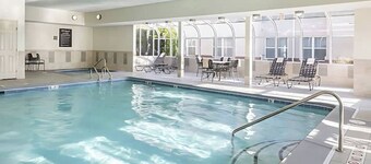 Rapids King Studio with Parking, Pool & Gym