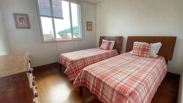 Villa | Blackout drapes, iron/ironing board, free WiFi