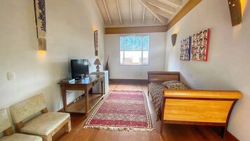Villa | Blackout drapes, iron/ironing board, free WiFi