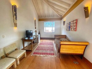 Villa | Cortinas blackout, tabla de planchar con plancha y wifi gratis 