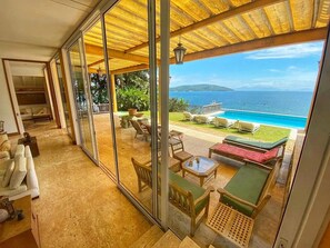 Lanai - Red Beach Mansion (Angra dos Reis)