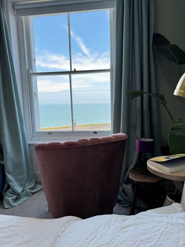 1 bedroom, iron/ironing board, internet, bed sheets