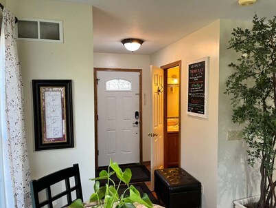 3-bedroom condo in beautiful Poland with 3 full bathrooms and 1 half bath.