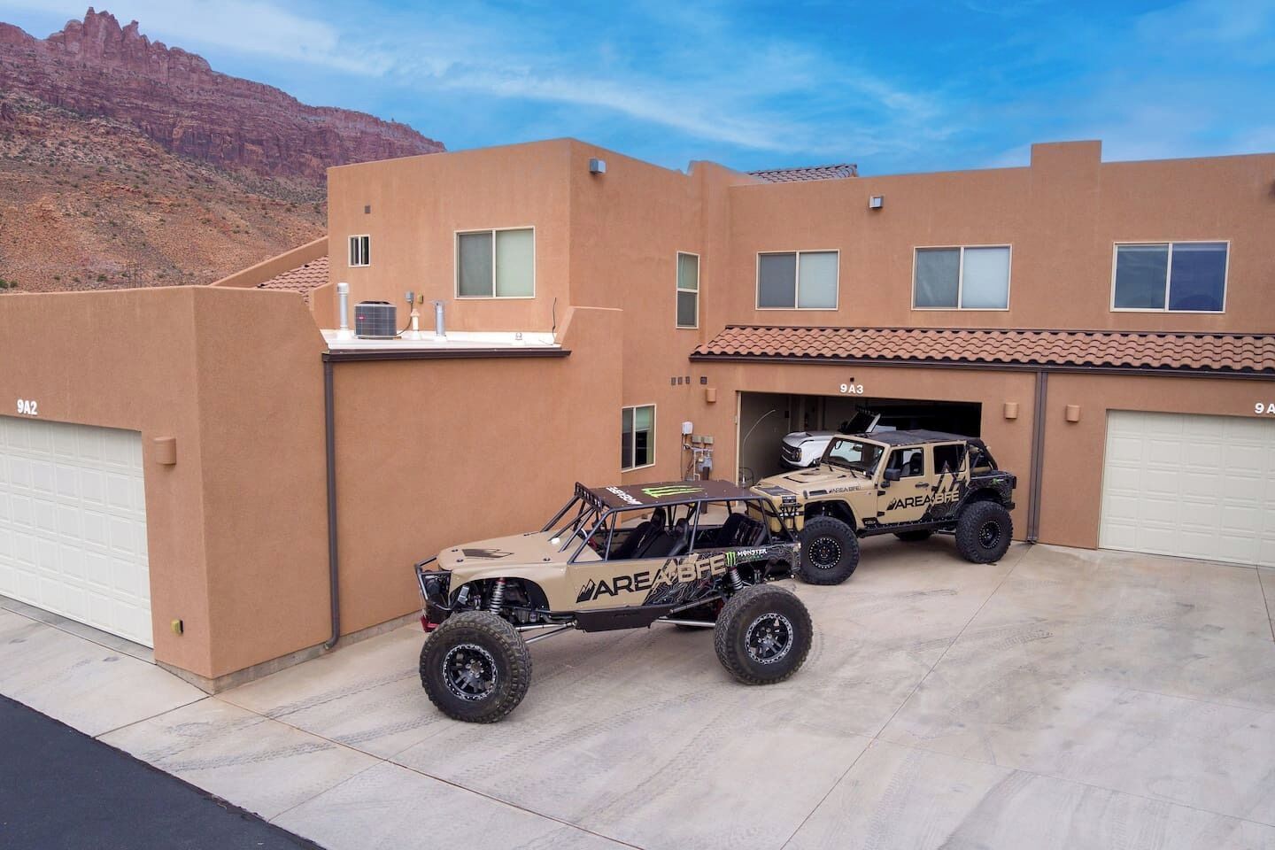 المنشأة من الخارج